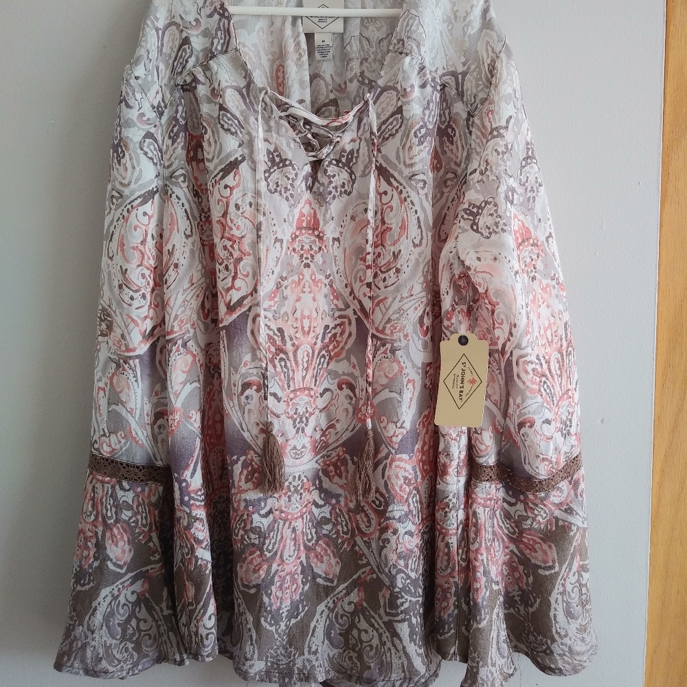 🌹 St. John's Bay Abstract Floral Print Bell Sleeve Blouse
